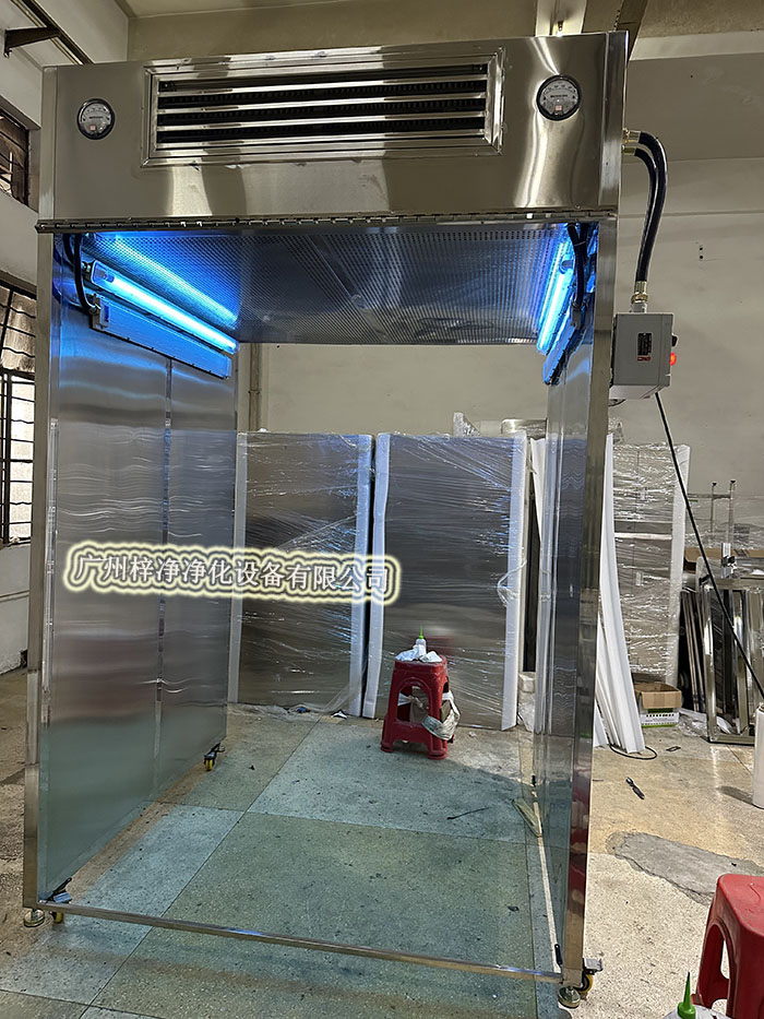 層流罩取樣車是一種用于在無菌或潔凈環境下進行樣品采集的專用設備。