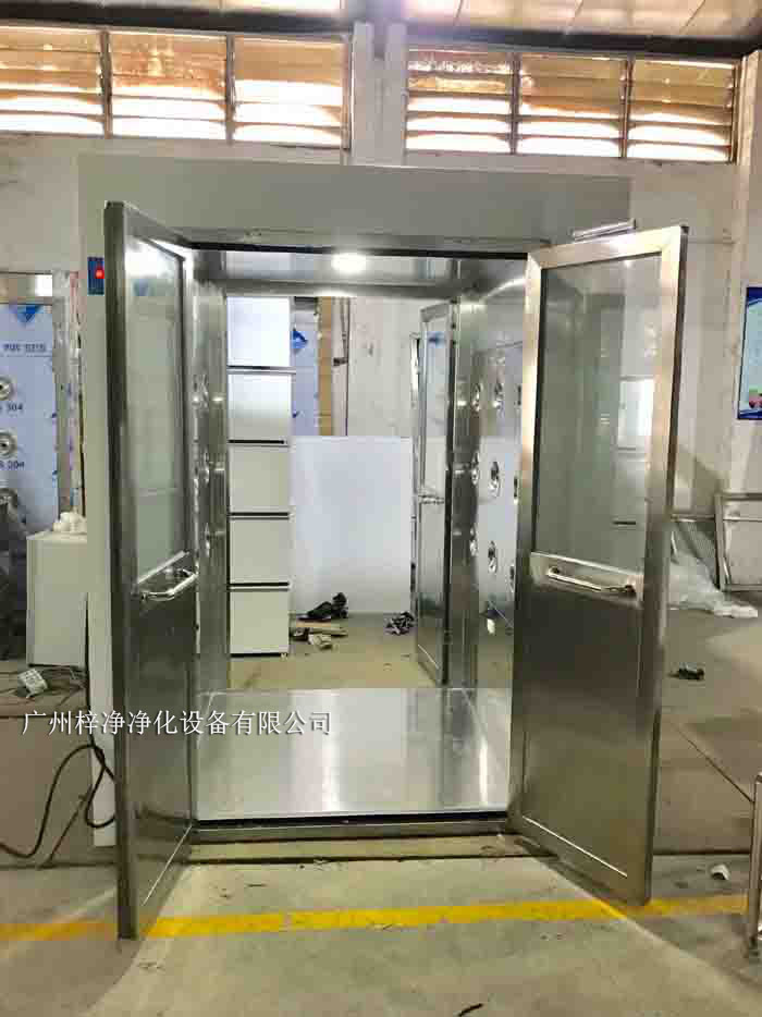 風(fēng)淋室尺寸的準確性直接影響到凈化效果和使用效率